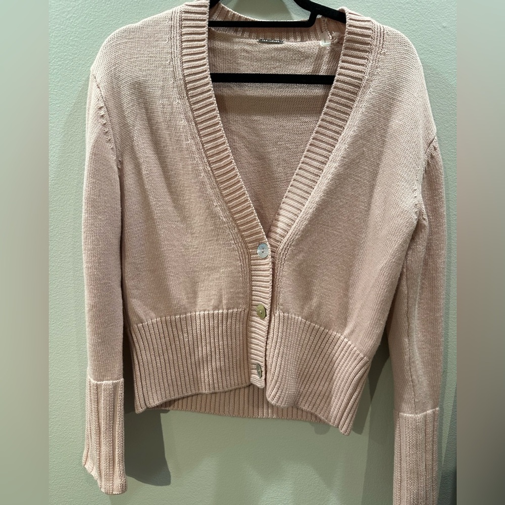 Elie Tahari 100% Merino Wool Cropped Cardigan Sweater Blush Pink Shell Buttons